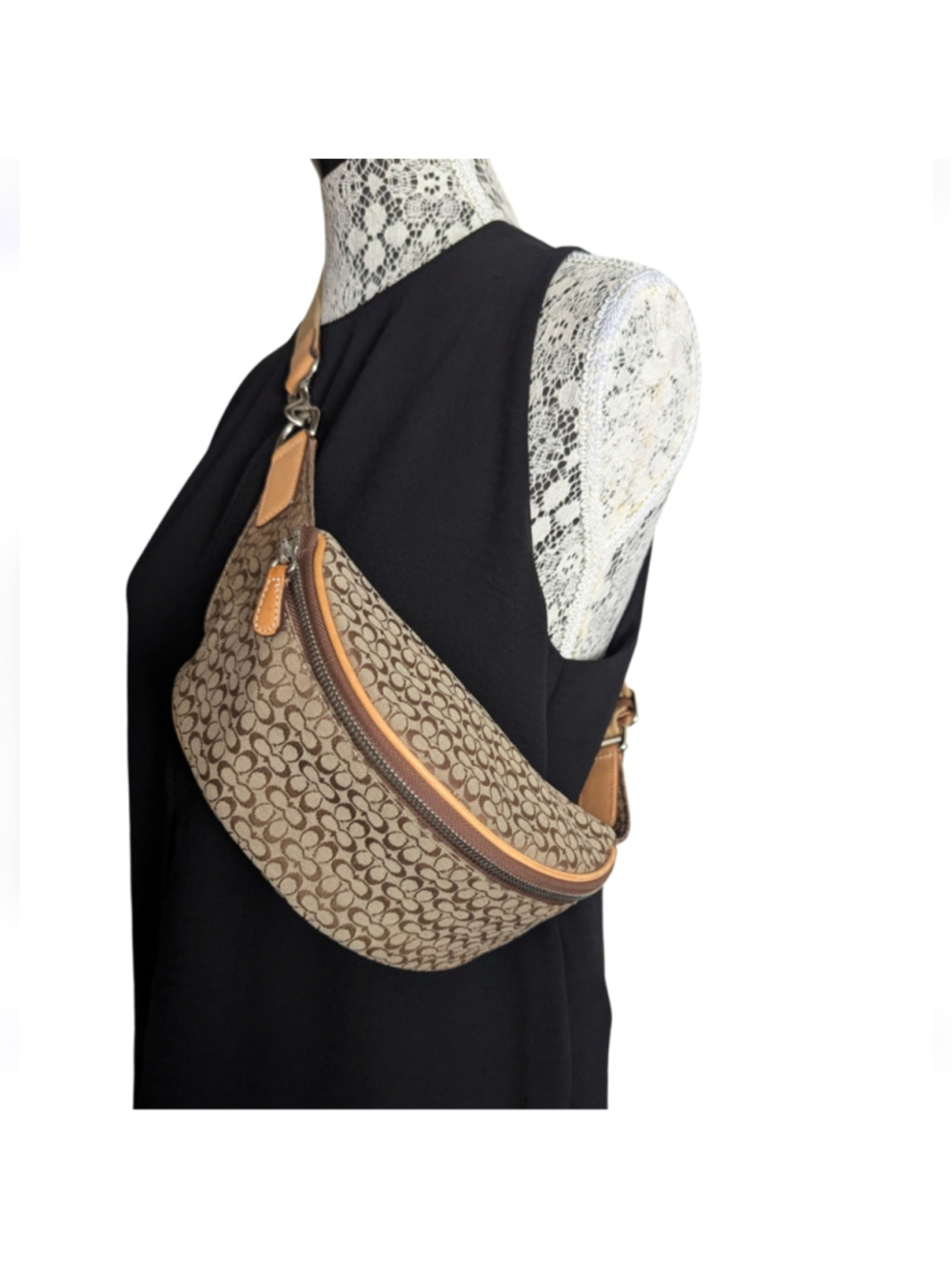 HP. Coach Signature Print Cross Body Fanny Pack